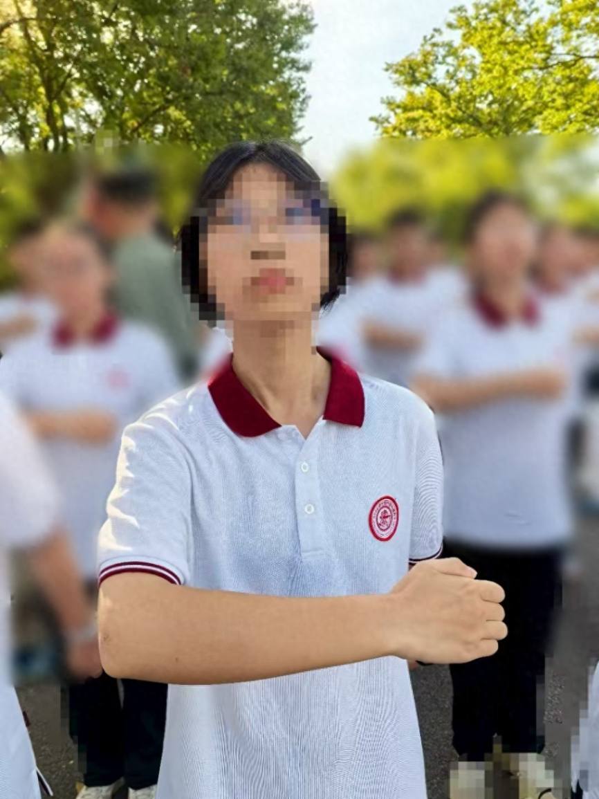 Shanghai 15-Year-Old Dies in Military Training, Parents Question Lack of CPR