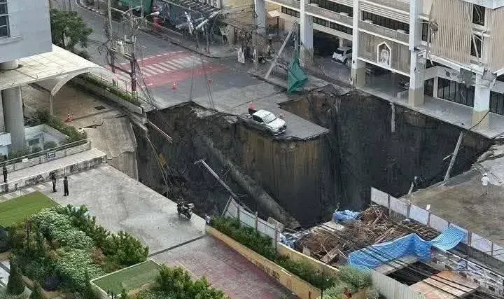 Massive Sinkhole in Central Bangkok Evacuates 3,500 Patients