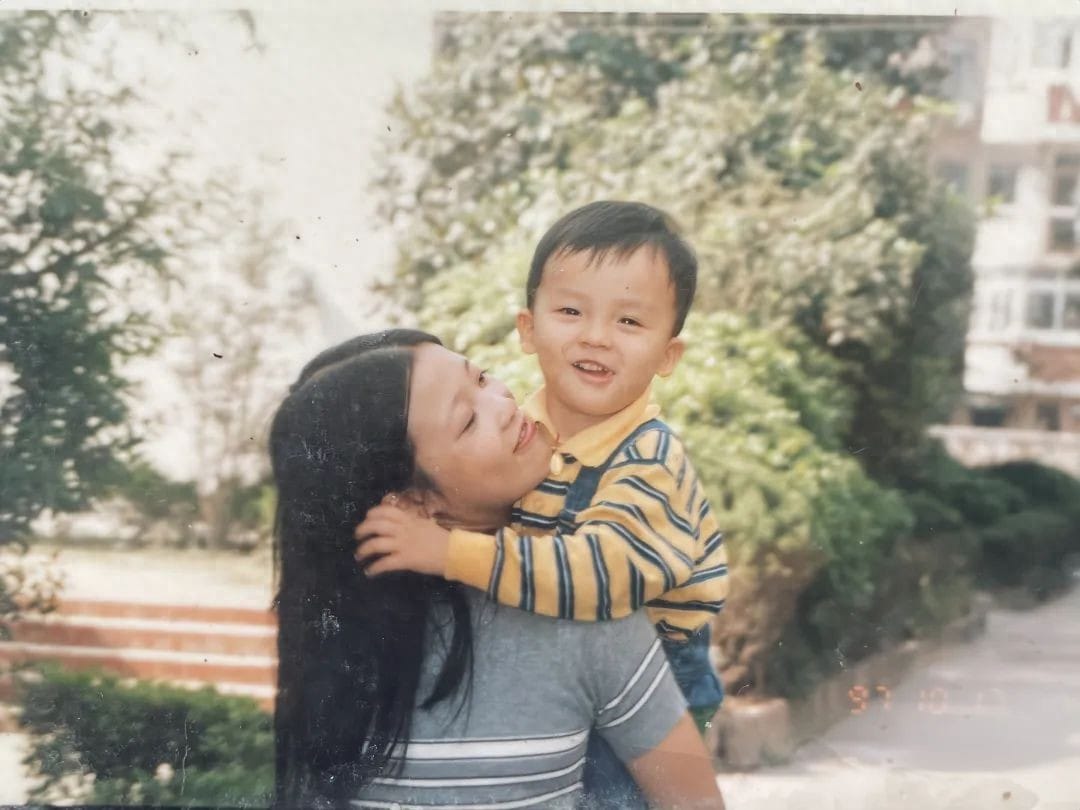 Shanghai Mother Offers Apartment Reward to Find Son Abducted 26 Years Ago