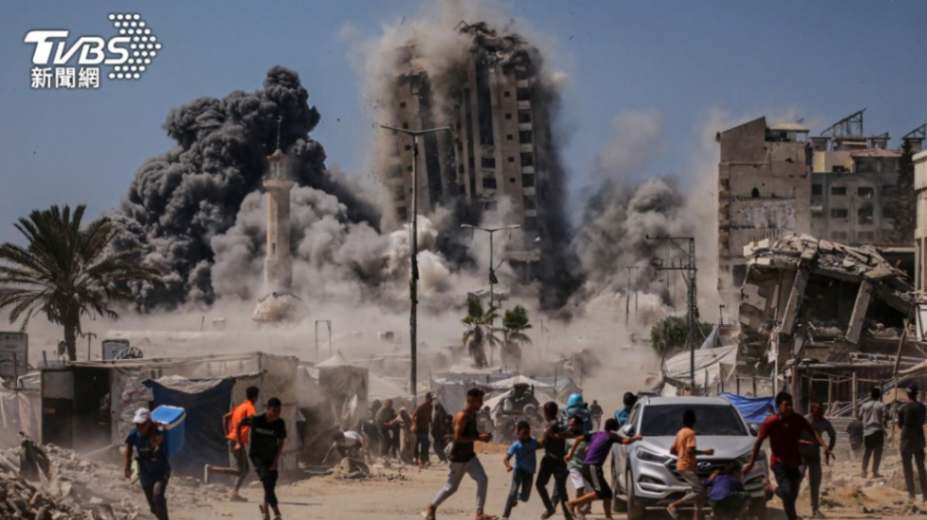 Israel Intensifies Gaza City Airstrikes: Thousands Displaced, 45 Killed