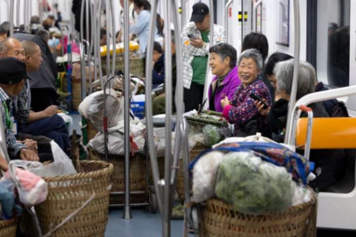 The Heartwarming Tale of Chongqing Metro Line 4 and Its Elderly Farmers