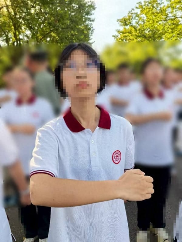 Shanghai 15-Year-Old Dies in Military Training, Parents Question Lack of CPR