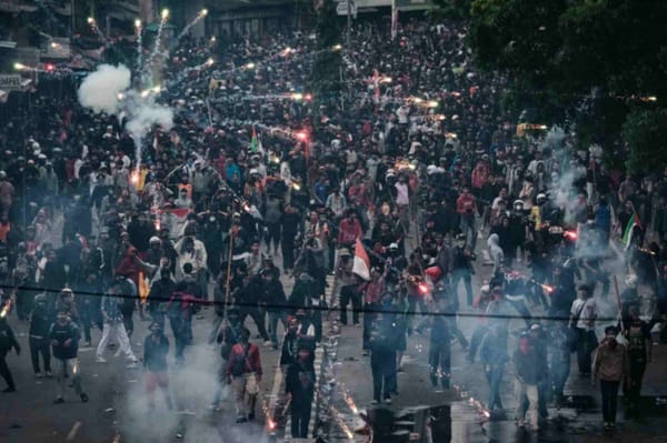 Jakarta Protests Escalate After Driver Killed by Police Vehicle 🚨