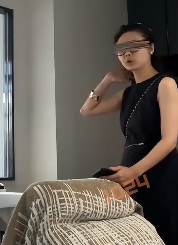 Is Touching the Neck During Shampooing Sexual Harassment?