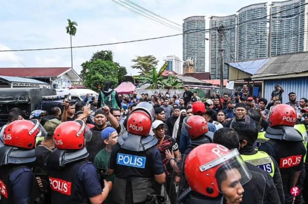 Kuala Lumpur Kampung Demolition Triggers Clashes, Senior Officer Injured