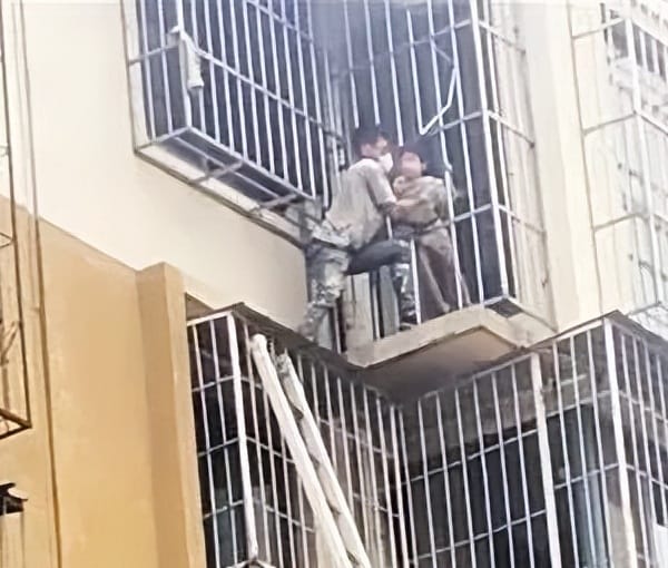 Spider-Man Uncle: Brave Worker Rescues Two Children from Fire