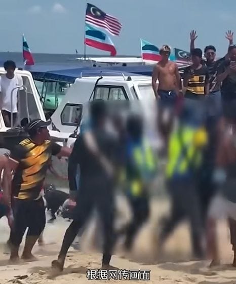 Thugs Demand Tolls, Tourists and Villagers Clash in Semporna