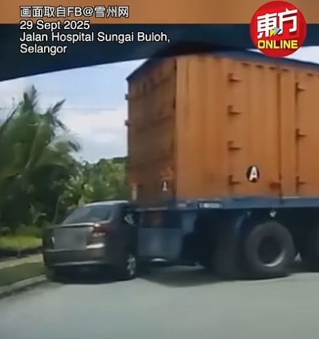 When Trucks and U-Turns Collide: The Great Intersection Jam